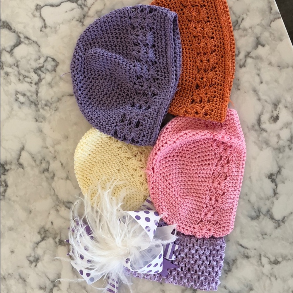4 baby crocheted beenies and a bowheadband